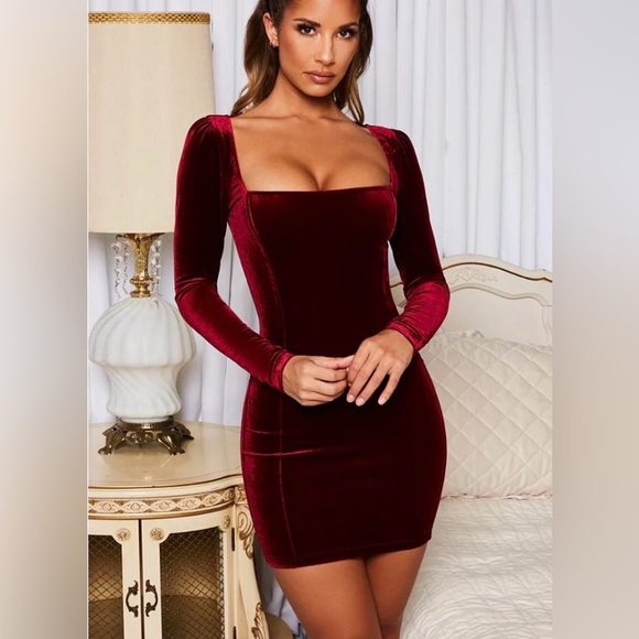 Oh Polly Dresses & Skirts - Oh Polly NWT velvet Bodycon mini dress, size 2